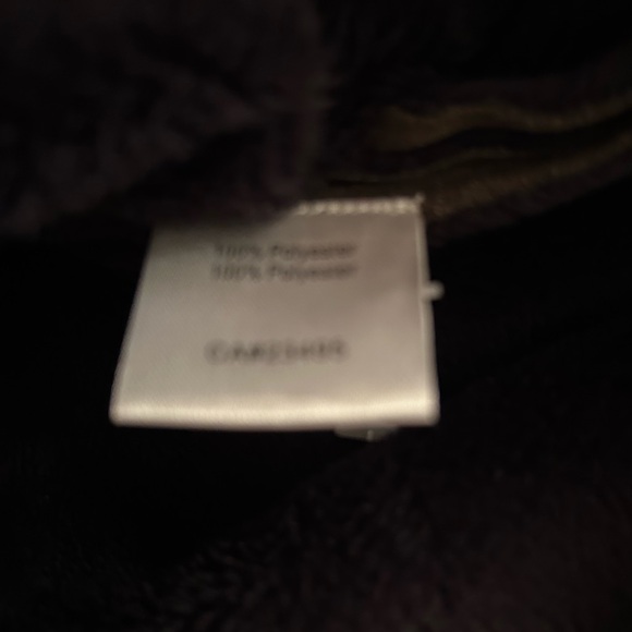 Icelandic Design Jacket / Coat with Geometric cutouts in Olive Green & Black - Picture 6 of 7